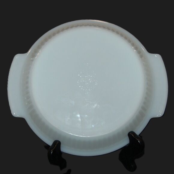 ANCHOR HOCKING FIRE KING SIGNED 9" WHITE #1460 MILK GLASS PIE PLATE 2 HANDLES - Picture 5 of 6